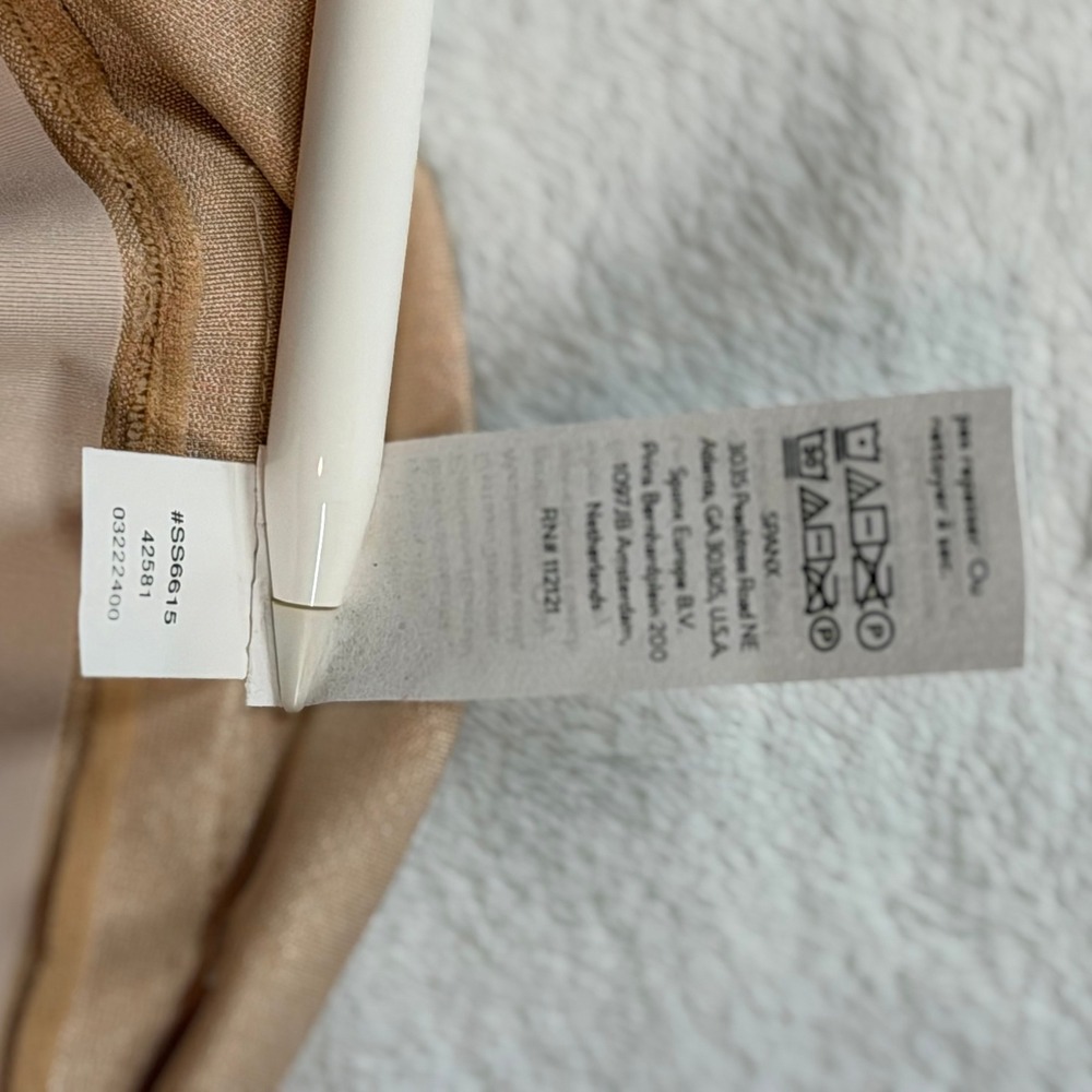 Spanx OnCore High-Waisted Mid-Thigh Short Womens Small Beige NWT Sculpting - Picture 10 of 10